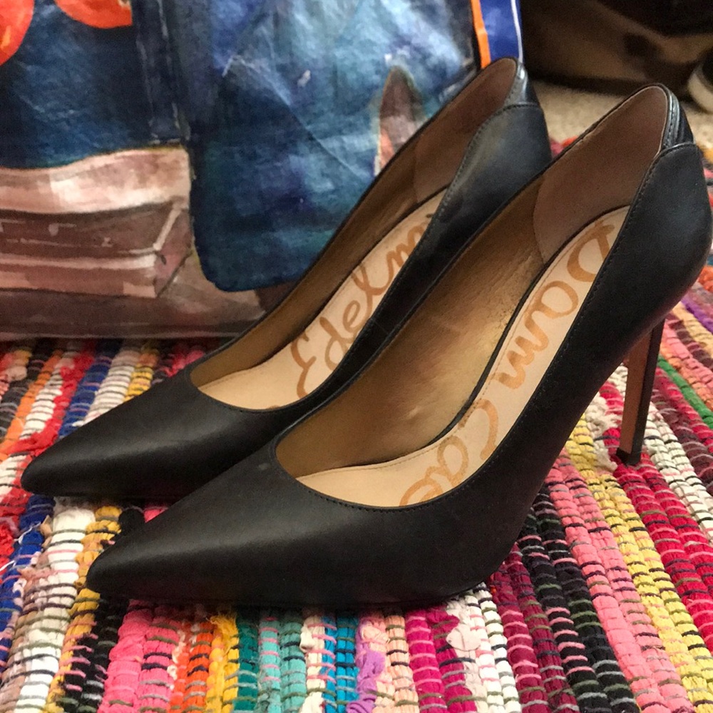 Sam Edelman black classic heels